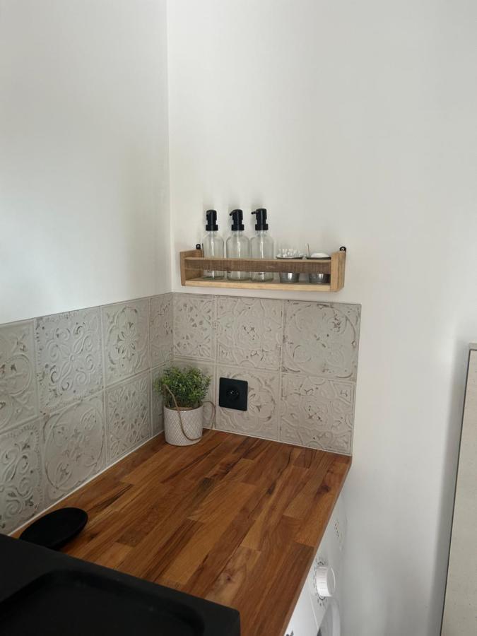 Charmant Studio Dans Villa - Jardin Privatif . La Seyne-sur-Mer Eksteriør bilde